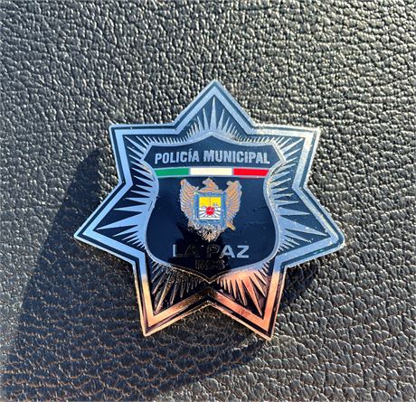 LA PAZ, BAJA CALIFORNIA SUR, Mexican MEXICO Police POLICIA Visor Hat Cap Badge