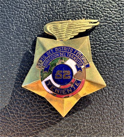 Vintage MEXICO CITY DF Traffic Police LIEUTENANT Mexican Policia Badge 52