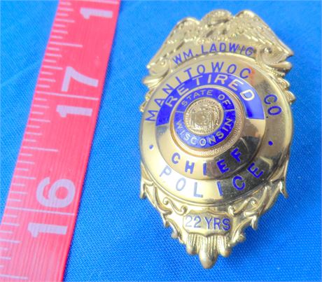 Wisconsin Manitowoc Police Chief Retired Badge 2-1/4" Goldtone Blackinton