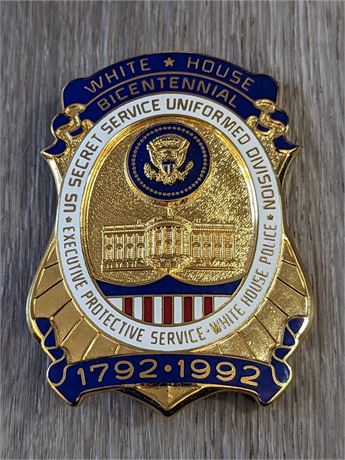 Authentic 1992 WHITE HOUSE BICENTENNIAL BADGE U.S. SECRET SERVICE G.R. Davis