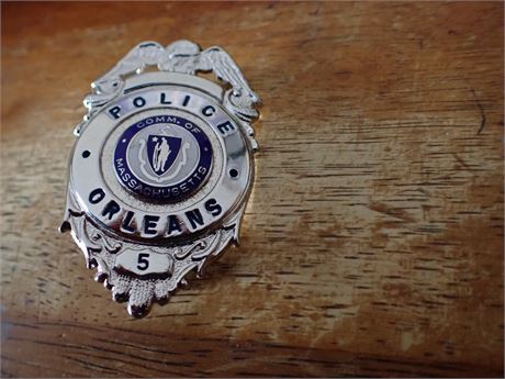 ORLEANS  MASSACHUSETTS POLICE DEPARTMENT BADGE   BX 13