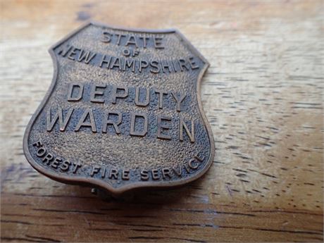 NEW HAMPSHIRE DEPUTY WARDEN FOREST FIRE SERVCE    BADGE BX 16