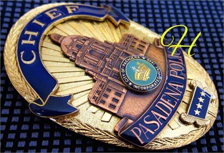 Police badge / Chief, Pasadena Police, California, seldom / offer !!