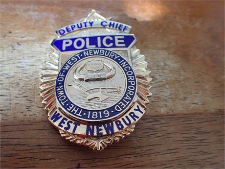 WEST NEWBURY MASSACHUSETS DEPUTY POLICE CHIEF BADGE BX 34
