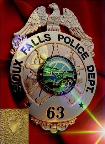 Police badge / Sioux Falls Police Department, South Dakota / hallmark